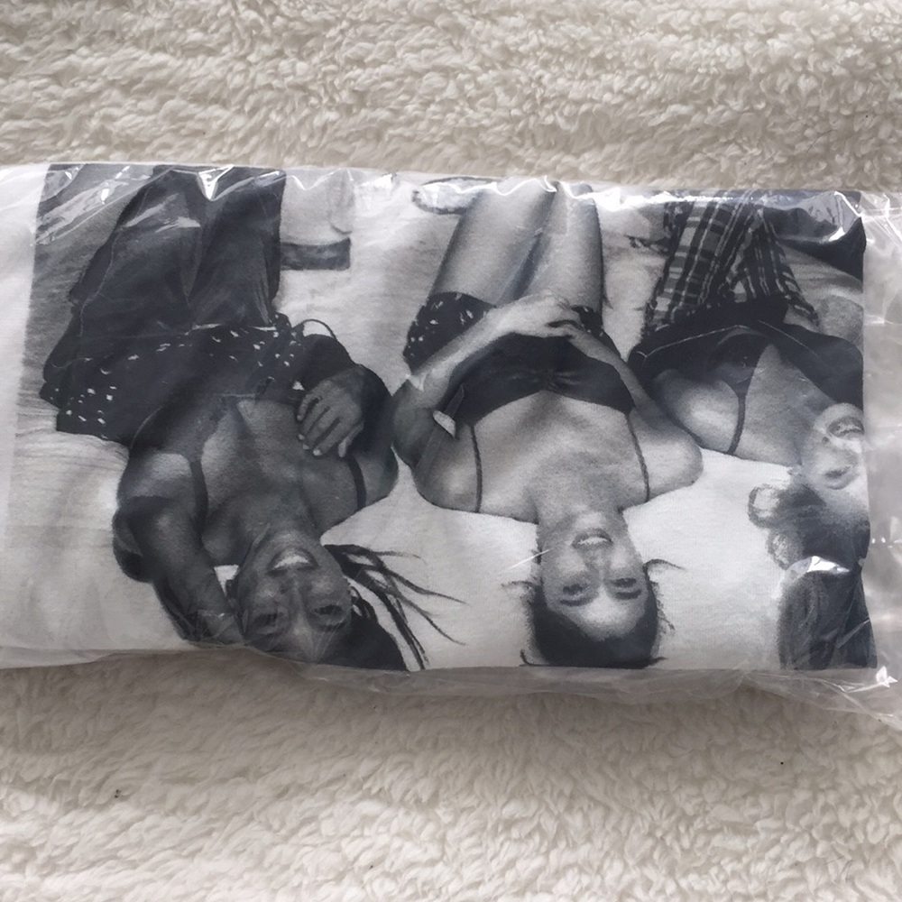 Victoria's Secret supermodel photo Tee in large - Picture 2 of 4